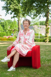 Thérèse van de Laar in de Laura-fauteuil