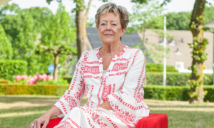 Thérèse van de Laar in de Laura-fauteuil