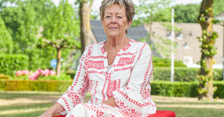 Thérèse van de Laar in de Laura-fauteuil